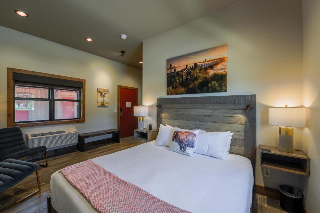 Golden Stone Inn photo