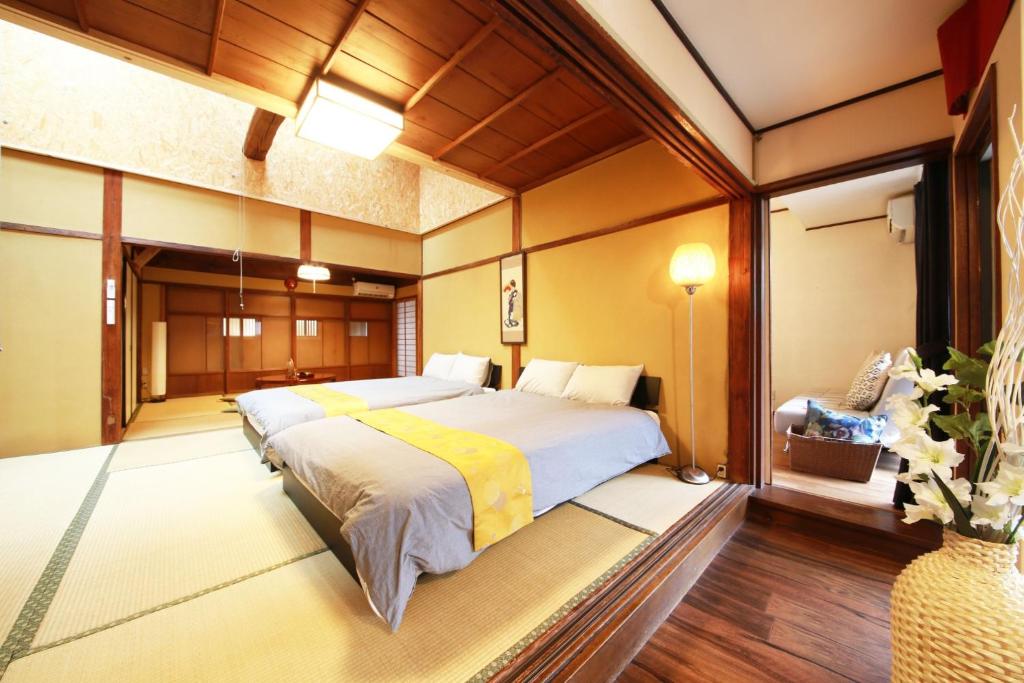 Nara 【日本古都の中心街】奈良~風情溢れる伝統和室 ! 一戸建て 貸し切り ! Wi-fi photo