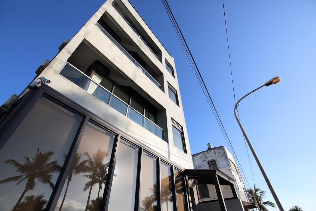 One Way B&B, Chua-lien