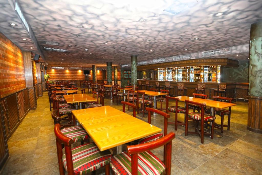 Restaurant, Sea Shell Hotel in Manama