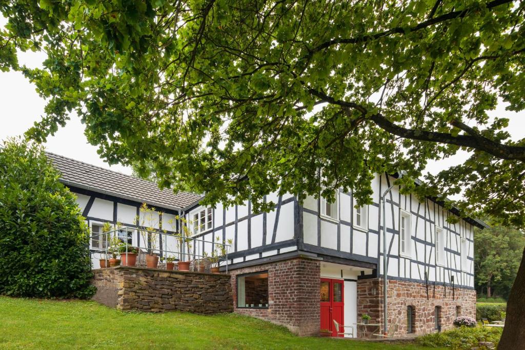 Ferienhaus im Fachwerkhof 'Haus in Bewegung' Neunkirchen