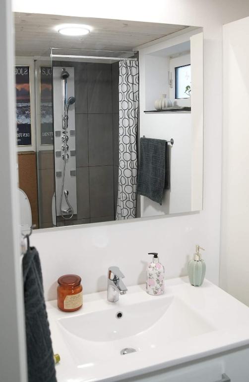 Romantic Klaksvik apartment photo