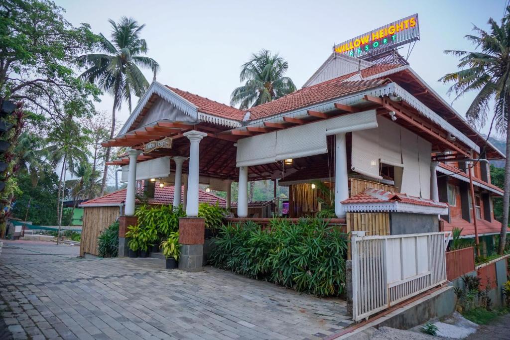 Willow Heights — Hotel in Athirapally