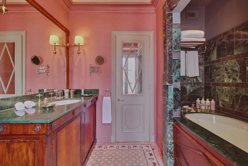 L Hotel Paris photo
