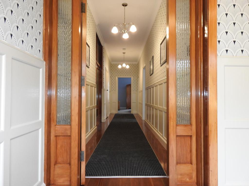 Entrance, Gardner Court Motel in Napier