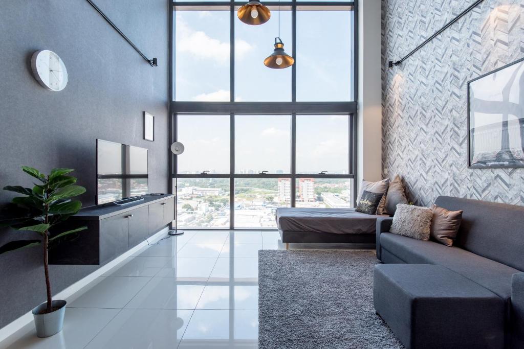 PROMO!Emerald Green Stylist Duplex 8min to Sunway photo