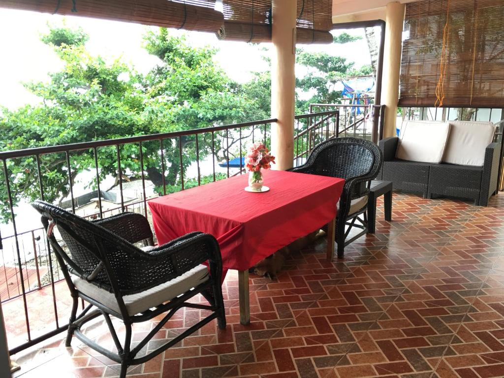 Eagles Nest Beach Resort photo