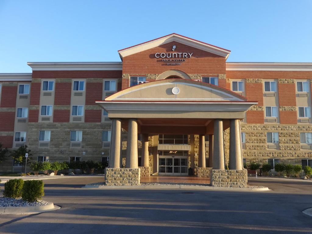 Country Inn & Suites by Radisson Dearborn MI Main image 1