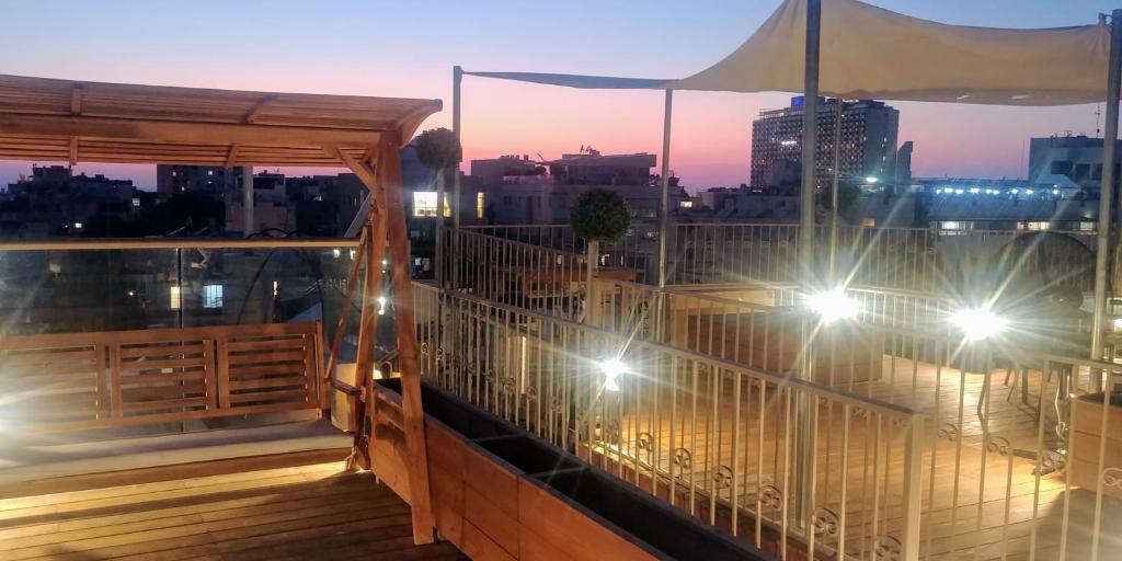 Dizengoff Penthouse Boutique Hostel photo