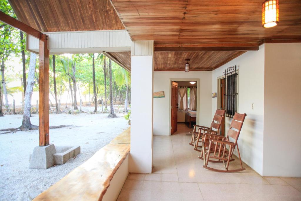 Facilities, Casa Cecilia Beach Front in Santa Teresa