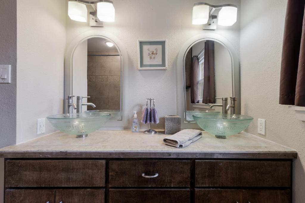 Sage Suite 2 photo