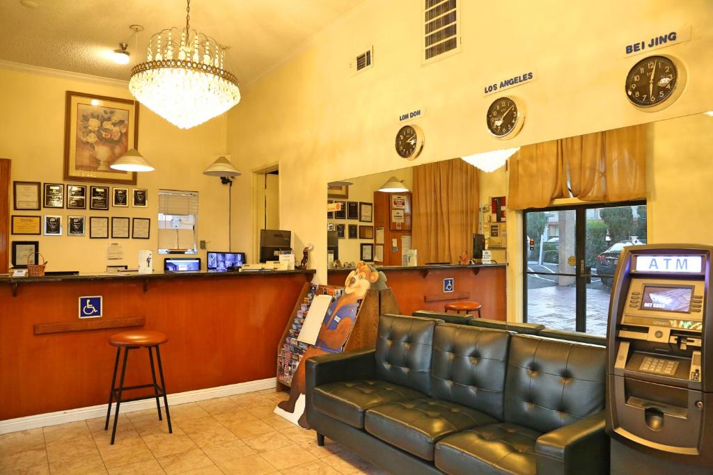 Travelodge by Wyndham Pasadena Central