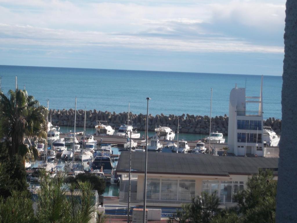 Apartamento con vistas al puerto deportivo Las Fuentes - 5