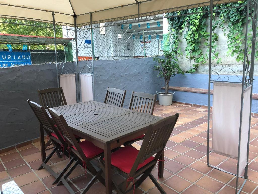Apartamento con terraza y chimenea 전경