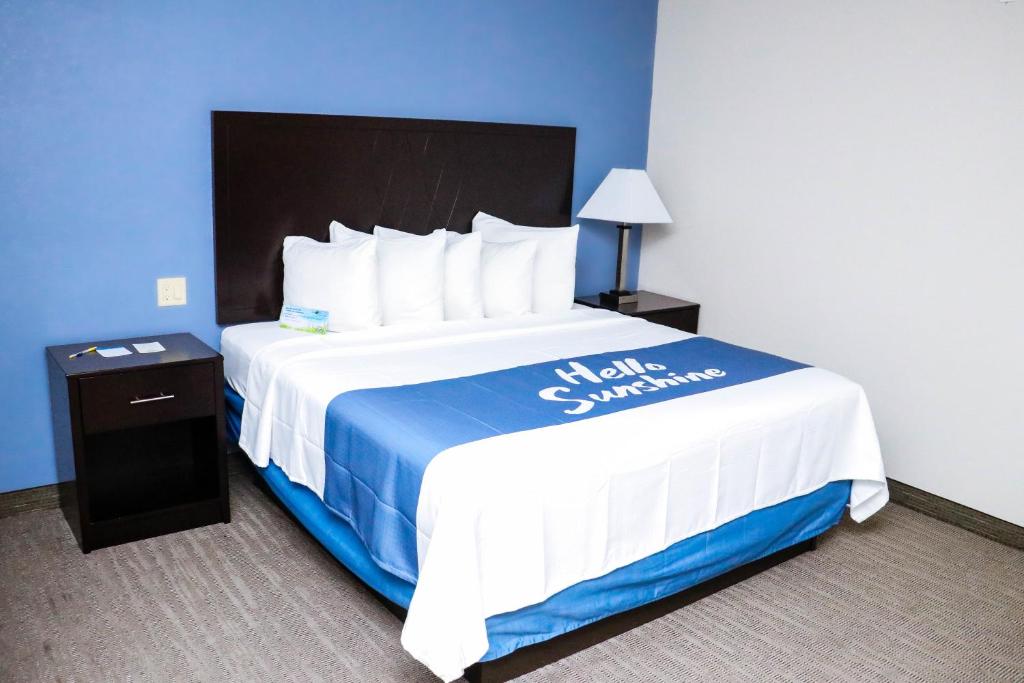 Days Inn by Wyndham Bryan photo