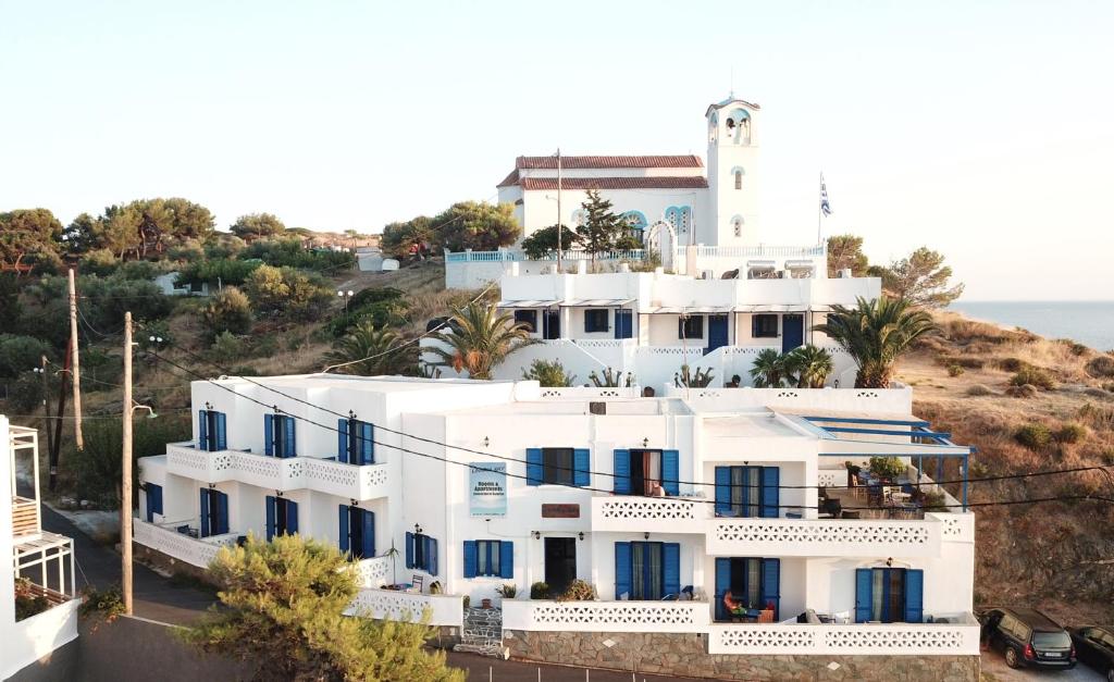 Linaria Bay, Linariá