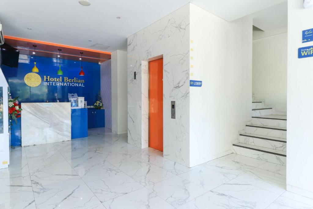 Hotel Berlian International Surabaya photo