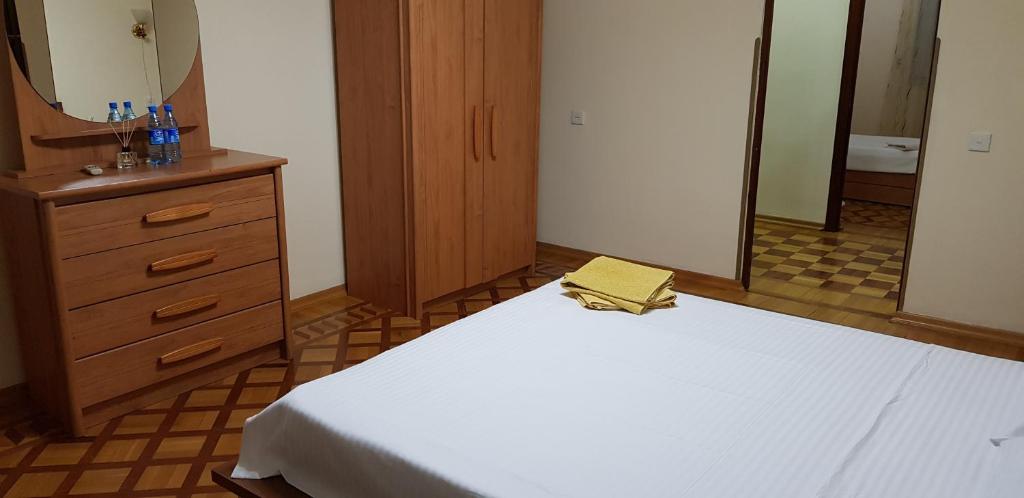 Crown Deluxe Apartment on Nizami Street photo