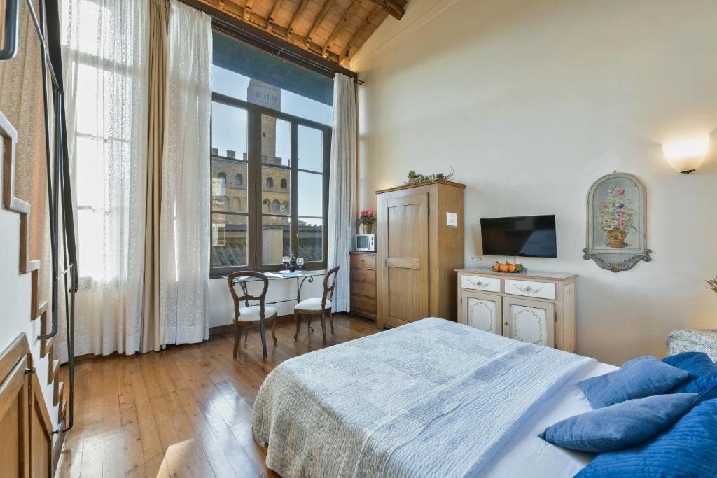 Palazzo Uguccioni Apartments - 4