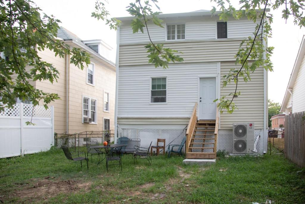 Vacation House DC photo