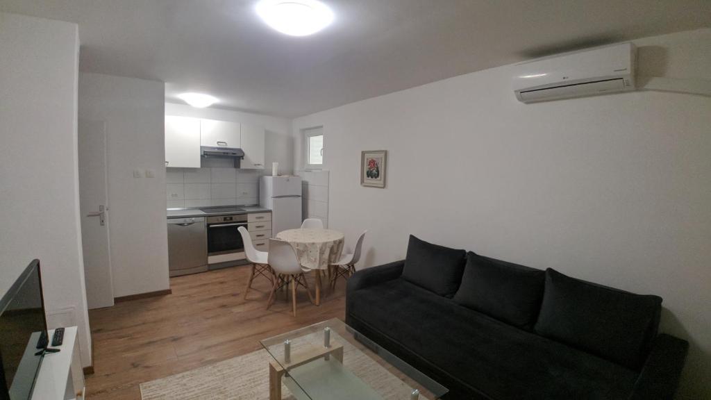 City Mid Mostar Apartment - 4