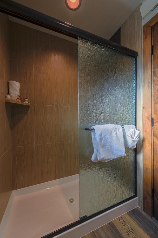 Golden Stone Inn photo