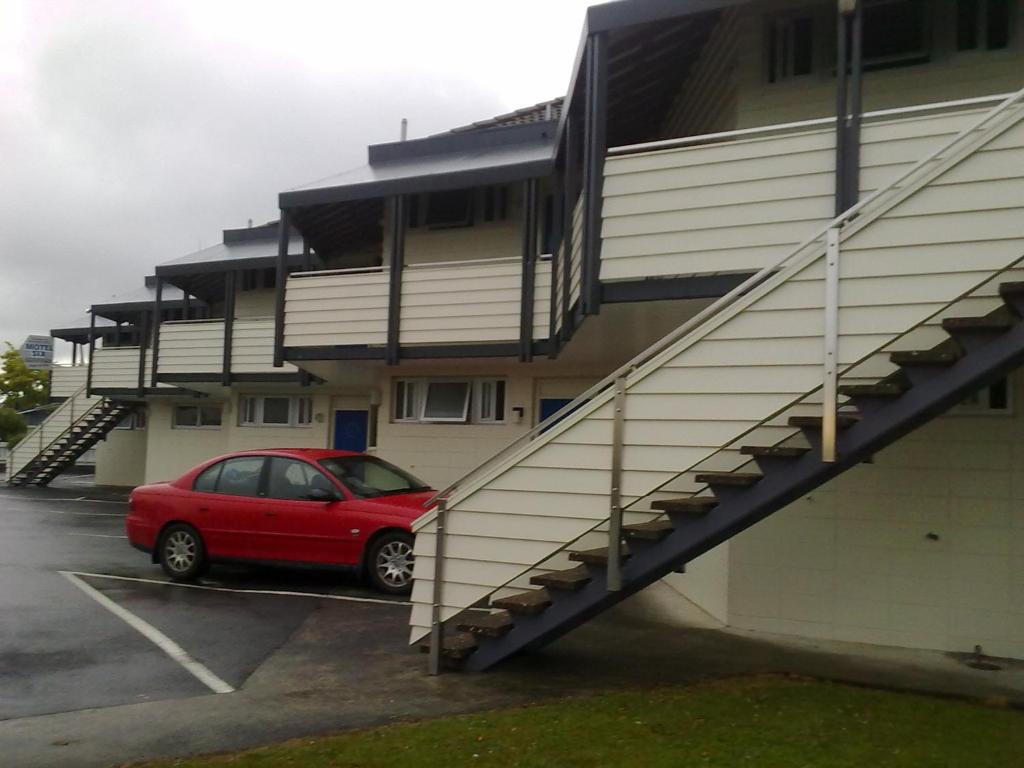 Motel Six photo