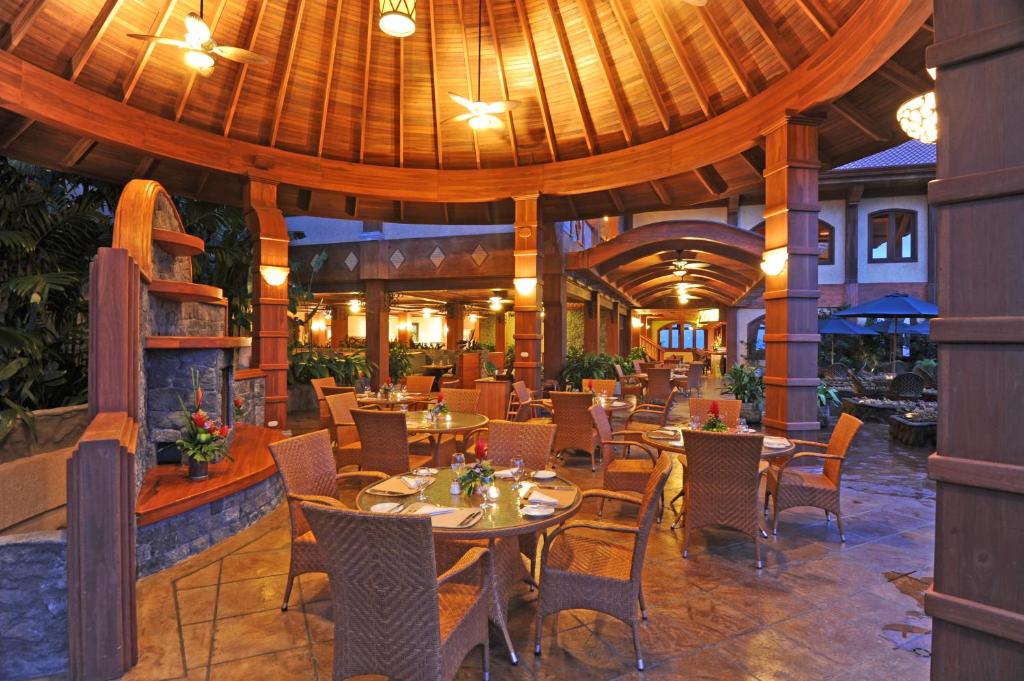 เดอะ สปริง รีสอร์ต แอนด์ สปา แอท อาเรนัล (The Springs Resort & Spa at Arenal)