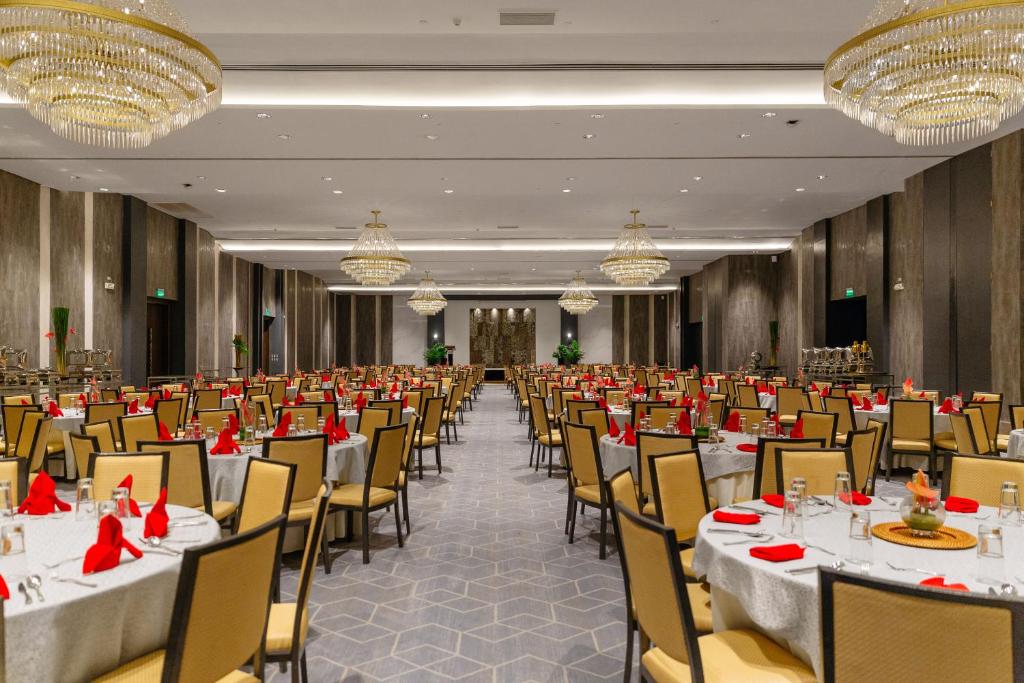 Banquet hall
