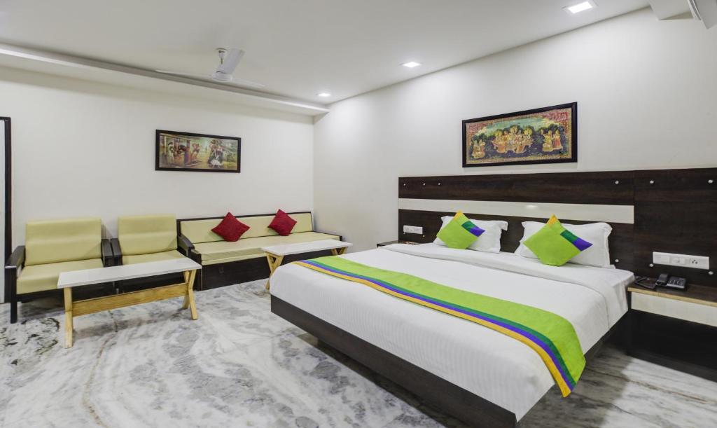 Hotel Royal Dezire photo