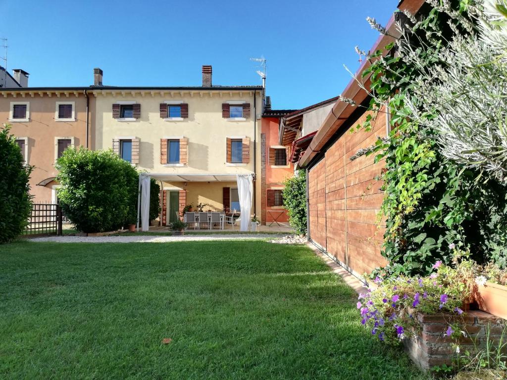 Appartamento RESIDENZA LA CORTE Verona piano terra con piscina, plateatico e giargino - 3