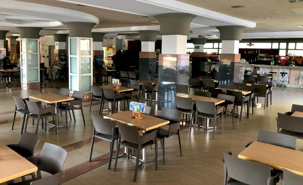 Hotel Reymar Playa — Restaurant & bars in Malgrat de Mar, Catalonia