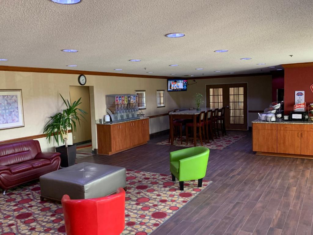 Baymont by Wyndham Evansville North/Haubstadt photo