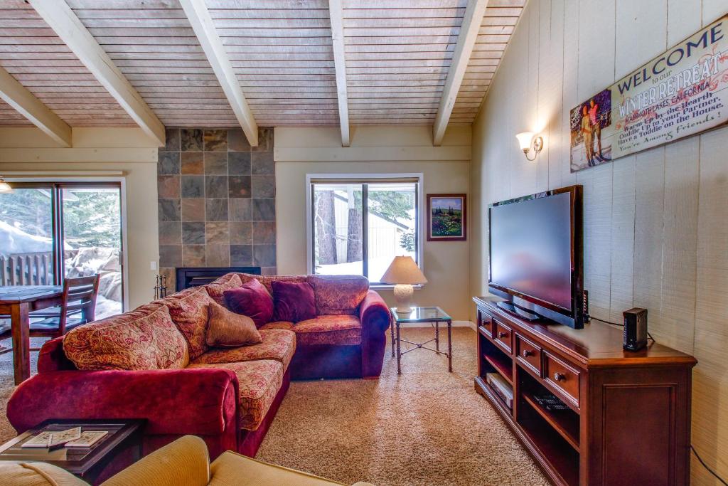 Discovery 4 162, Mammoth Lakes