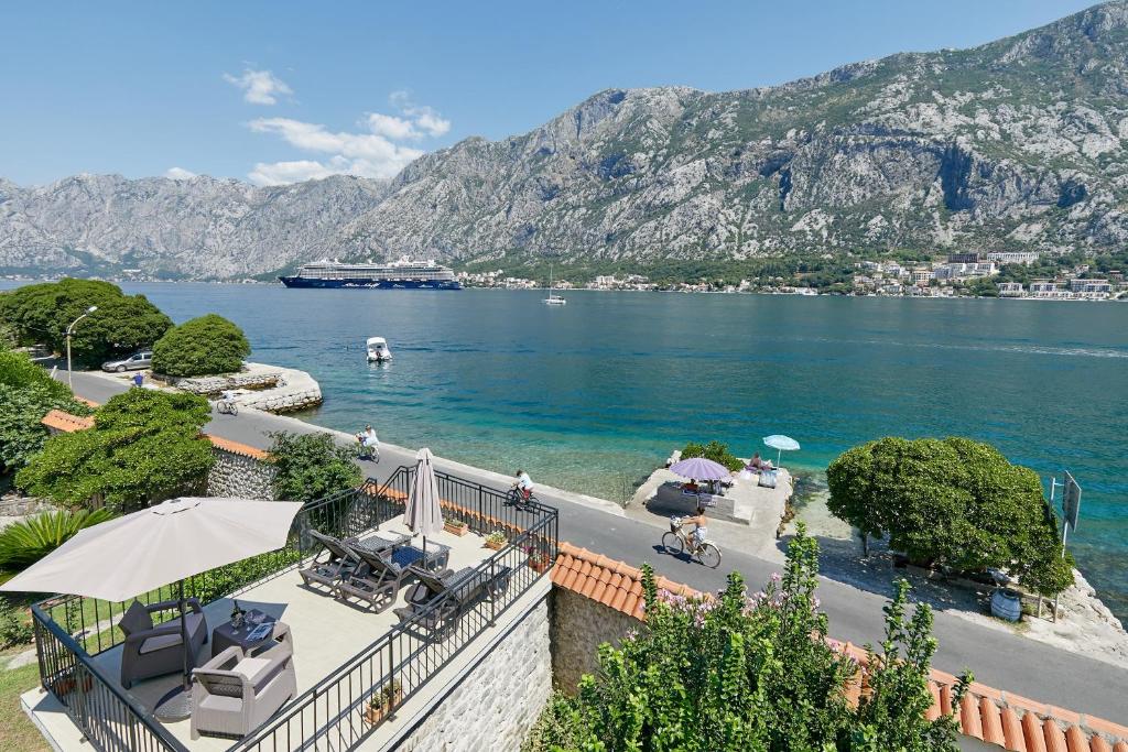 Mediterranean Holiday House & Apartments - 3