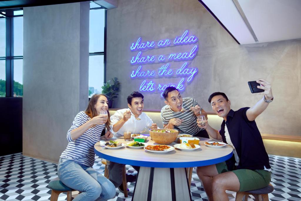 Shared lounge/TV area