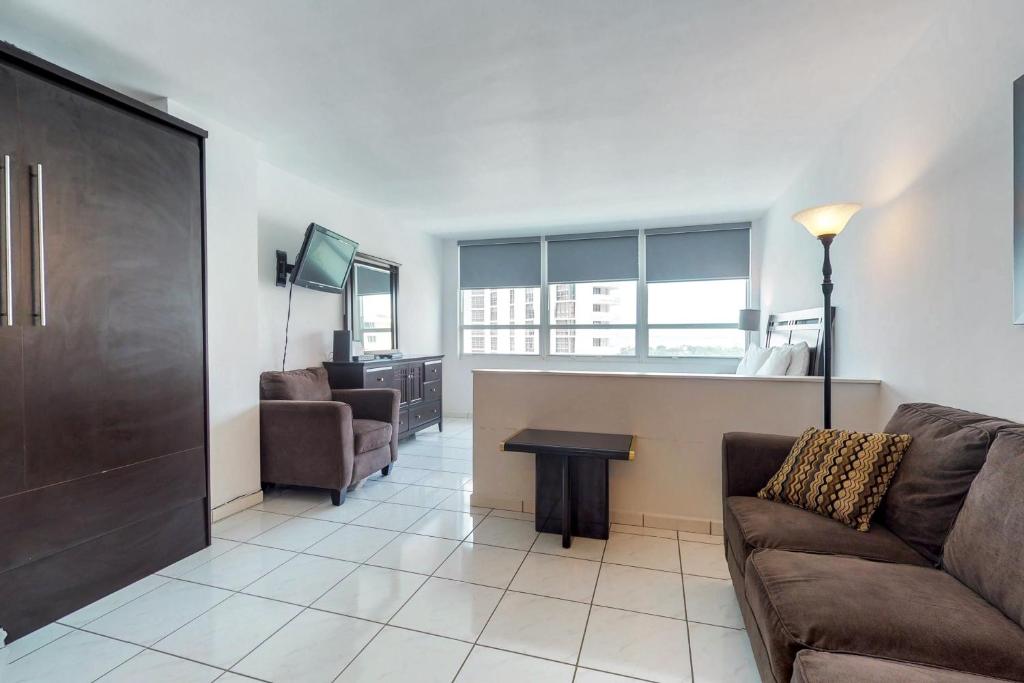 Castle Beach: Serenity Condo — Hotel in Miami Beach (FL)