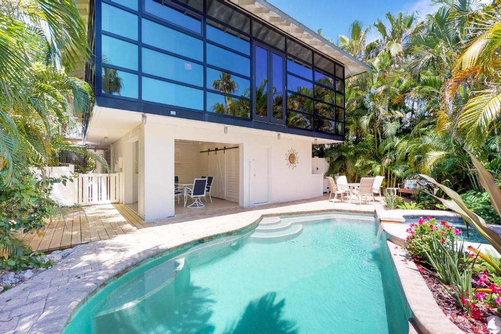 Dream Maker, Anna Maria