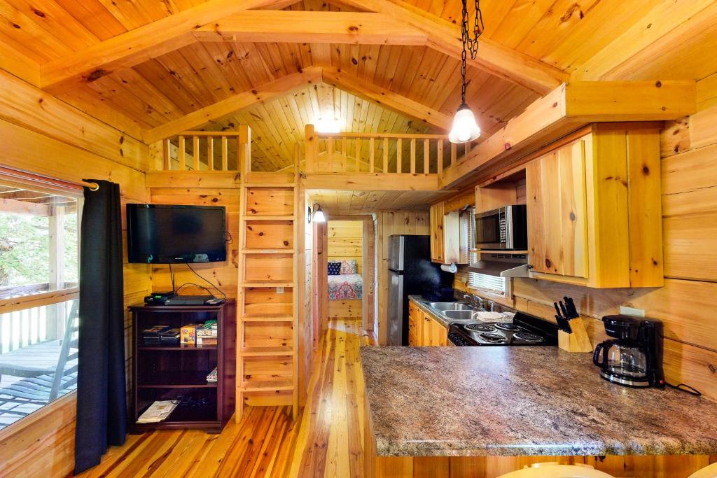 Rocky Creek Cabin A Main image 1