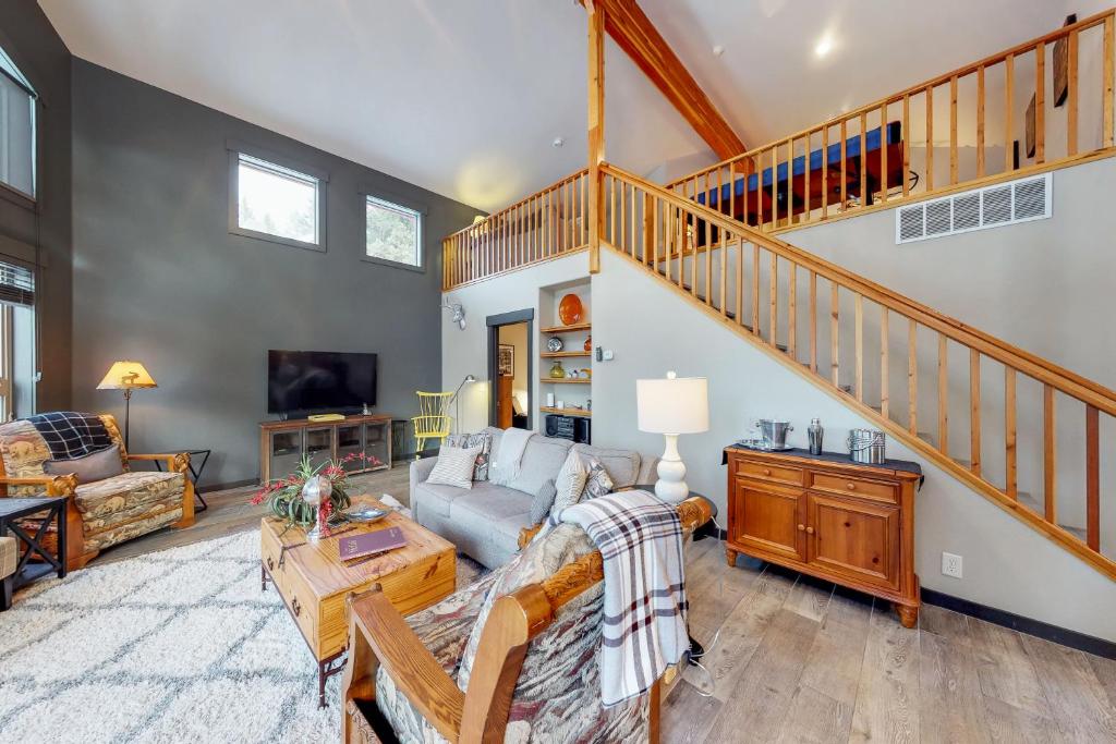 Bellflower Pines, McCall