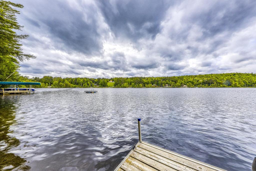 Basic Adirondack Camp 전경