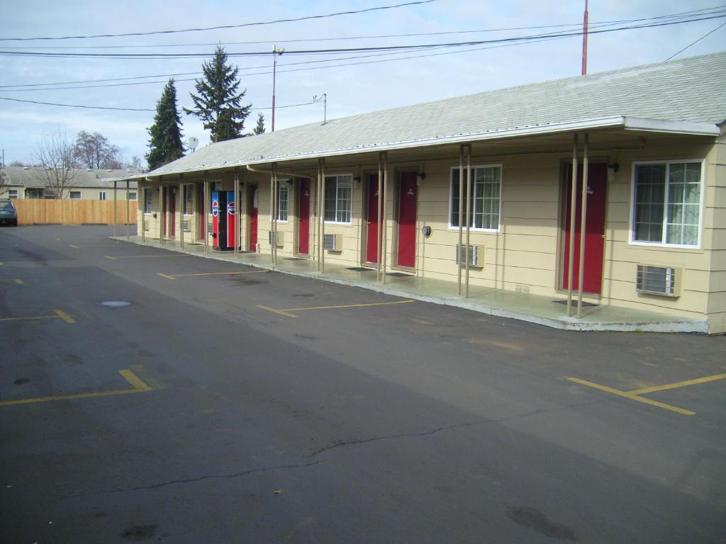 Cascade City Center Motel photo