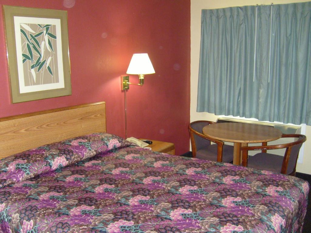 Cascade City Center Motel photo