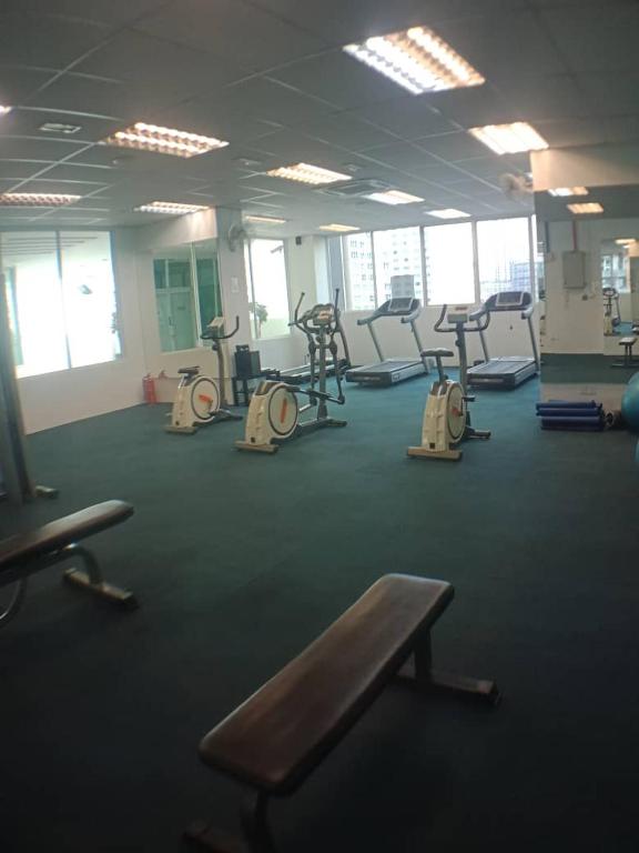VUE RESIDENCES SERVICE SUITE 8 Pax photo