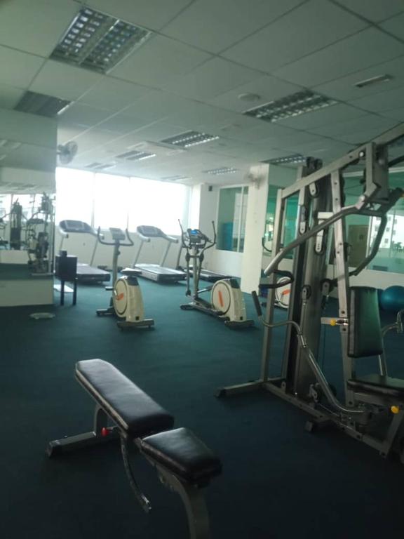 VUE RESIDENCES SERVICE SUITE 8 Pax photo