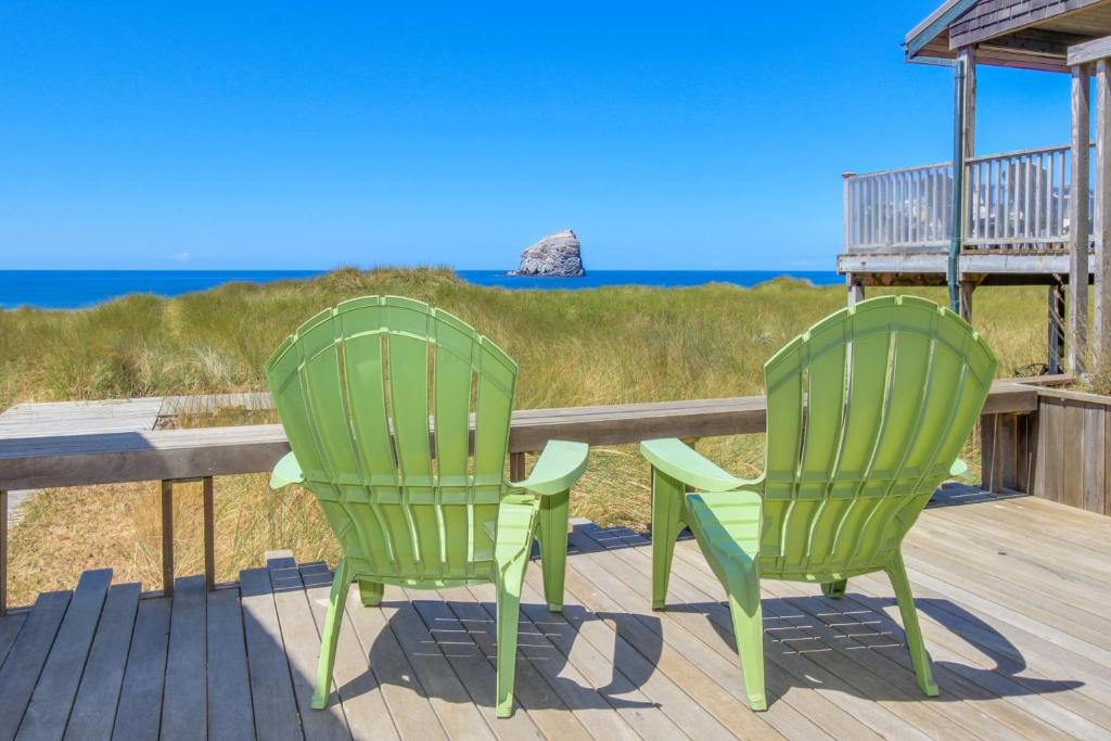 Ocean's Reach, Pacific City