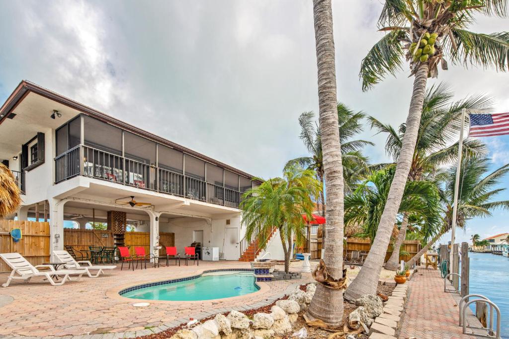 Magic in Marathon, Marathon Shores