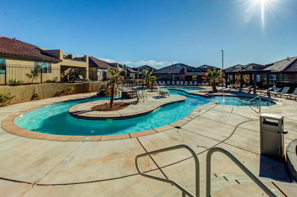 Jacob's Retreat: Paradise Village #80 photo