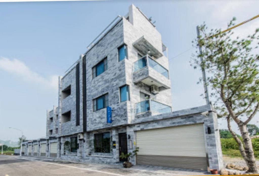 Yujing Mountain Water Residence — Hotel in Tainan