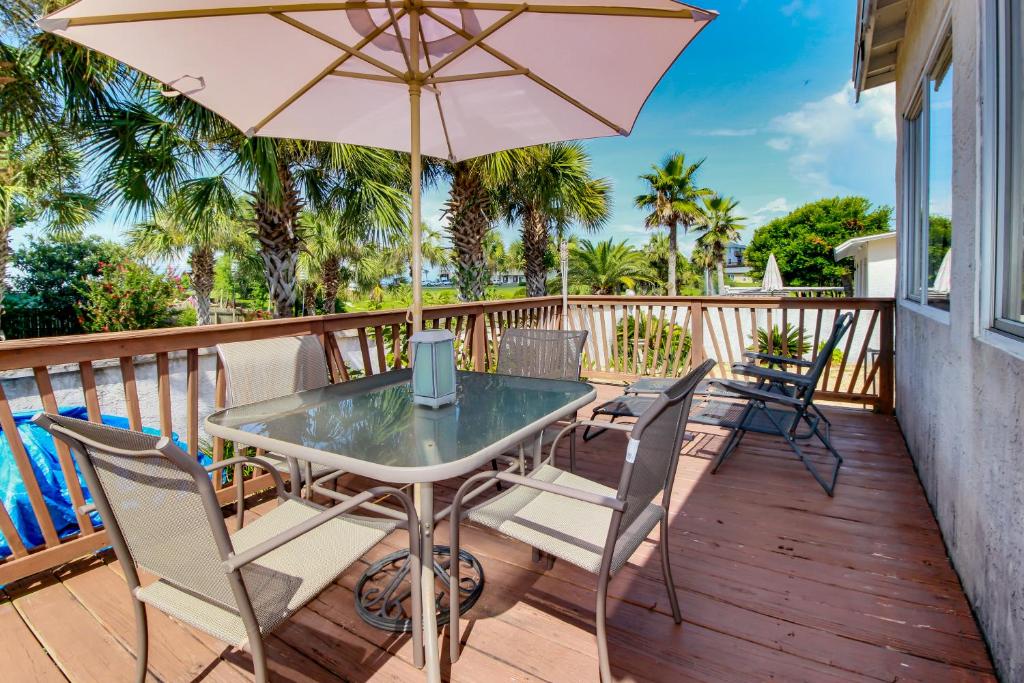 Linda's Cozy Cottage "C" — Hotel in Panama City (FL)